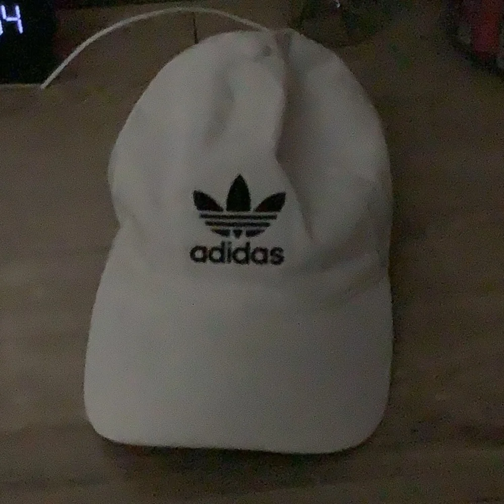 Addidas simple hat - Picture 2 of 3